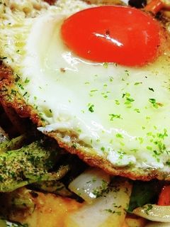 カリカリ麺の田舎焼きそば目玉焼き付き-レシピのメイン写真