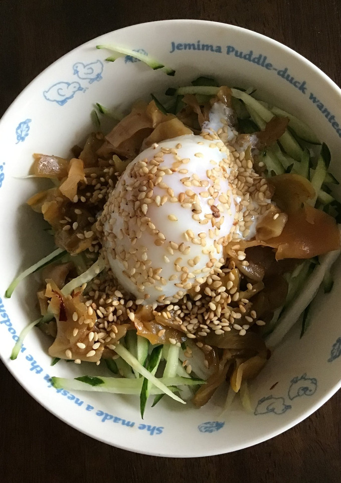 ザーサイと野菜に温玉のせました-レシピのメイン写真