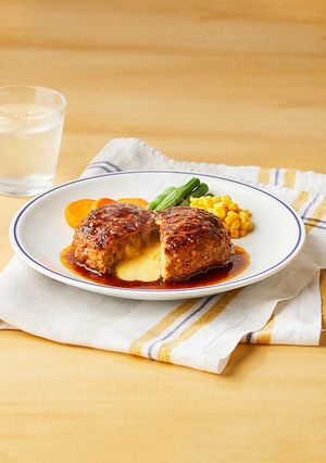 万能味ソースで！チーズinハンバーグ-レシピのメイン写真