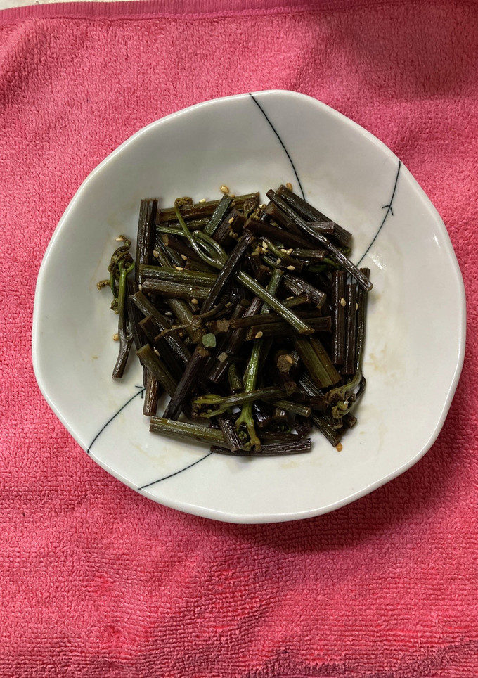 簡単わらびの胡麻油炒め-レシピのメイン写真