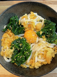 生ニラおひたし+生卵の冷やし天かすうどん-レシピのメイン写真