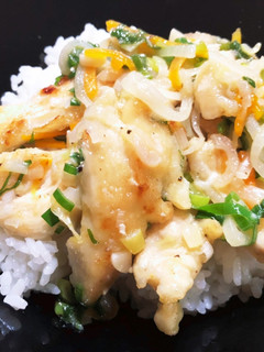 塩麹でしっとり【ねぎ塩鶏丼】-レシピのメイン写真