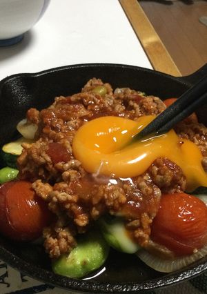 スキレットで夏野菜グリルに卵黄とろ〜り-レシピのメイン写真