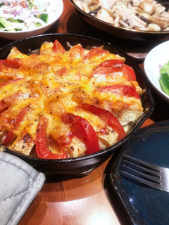 栃尾の油揚げをトマトチーズでいただく-レシピのメイン写真