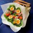 生ハムとチューリップ茹で卵のブーケサラダ