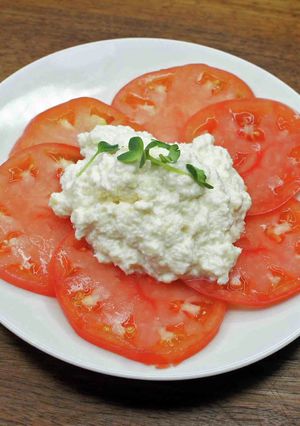チーズそのもの！トマトと豆腐のカプレーゼ-レシピのメイン写真
