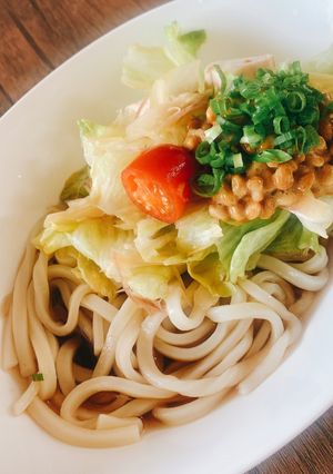 納豆チキンサラダうどん ナンプラー仕立-レシピのメイン写真