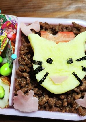 鶏そぼろ！ポテサラねこちゃん弁当！-レシピのメイン写真