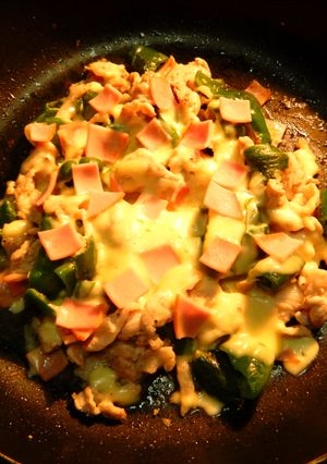 豚肉ハムチー炒めボリューム満点コク深い-レシピのメイン写真