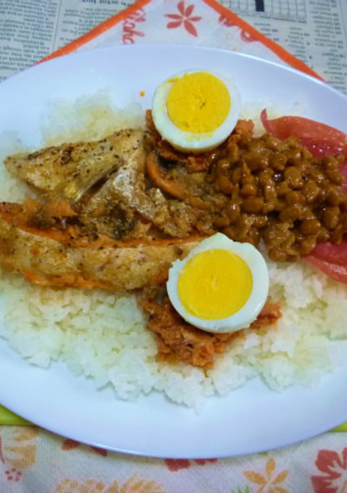 銀鮭のカマ・ビアソ・納豆のカフェ丼-レシピのメイン写真