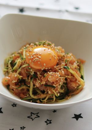 簡単おつまみに♪生ハムユッケ-レシピのメイン写真
