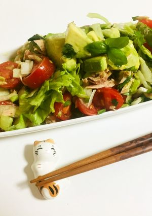 軽食で満腹！アボカド＆ツナサラダ-レシピのメイン写真