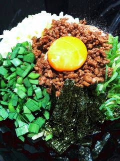 夏のガッツリ飯【台湾まぜそば】-レシピのメイン写真