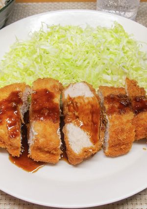 しっとりやわらか肉厚ジャンボ・チキンカツ-レシピのメイン写真