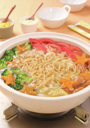 カラフル野菜の煮込みラーメン鍋-レシピのメイン写真