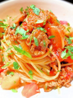 肉じゃがのトマトソースパスタ-レシピのメイン写真