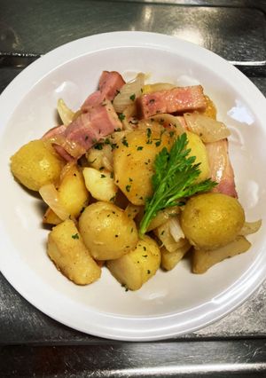 新玉ねぎと新じゃがのバター醤油炒め-レシピのメイン写真