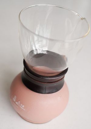 緑茶とタンサンで作るピンク色のチャイ-レシピのメイン写真
