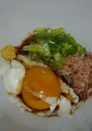 夜食にも♪　混ぜて召し上がれ、釜玉うどん-レシピのメイン写真