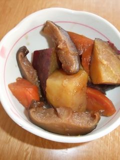 さつまいもとにんじんとしいたけの煮物-レシピのメイン写真