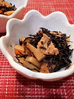 鶏皮でコクうま★ひじきの煮物-レシピのメイン写真