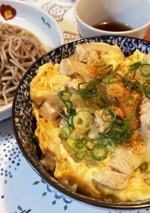簡単☆鶏肉と玉ねぎのシンプル親子丼-レシピのメイン写真