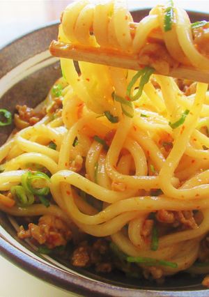 激辛豚そぼろとたっぷりねぎの冷やしうどん-レシピのメイン写真