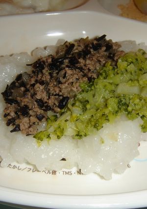 後期☆ご飯(牛そぼろとブロッコリー)-レシピのメイン写真