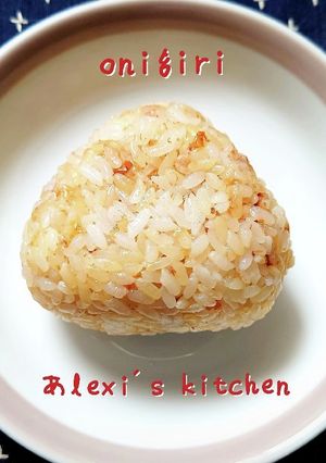 小腹がすいたら☆おかかと醤油のおにぎり-レシピのメイン写真