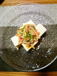 ヨウサマの減塩カニカマ&もずく酢豆腐のせ-レシピのメイン写真