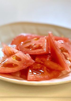 大きなトマトの食べやすい一口サイズ乱切り-レシピのメイン写真