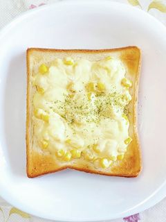 コーンマヨトースト-レシピのメイン写真
