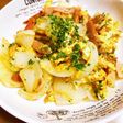 玉ねぎと卵とウインナーのカレー風味炒め