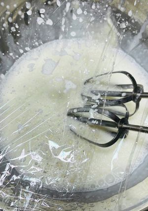 飛び散らない！生クリームの泡立て方！-レシピのメイン写真