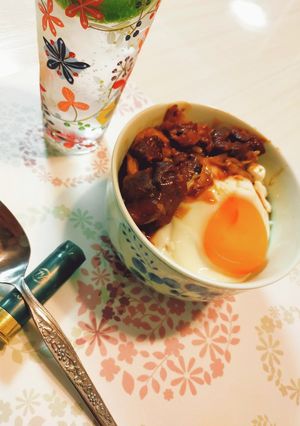 猪すね肉とキャベツのハヤシ丼-レシピのメイン写真