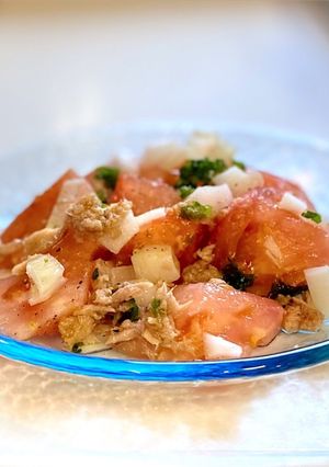 トマトと玉ねぎ、ツナの簡単すぎるサラダ-レシピのメイン写真