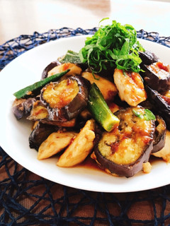 さっぱり♡鶏胸肉と茄子の梅かつお照り焼き-レシピのメイン写真