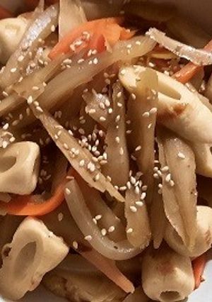 ちくわとこんにゃくが入ったきんぴらごぼう-レシピのメイン写真