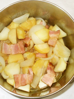 ベーコンじゃが芋煮♪簡単潤い不足漢方薬膳-レシピのメイン写真