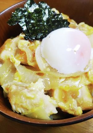 新玉ねぎと鶏胸肉の醤油麹親子丼-レシピのメイン写真