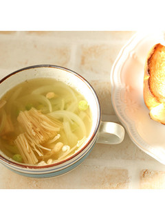 白だしで作る|玉ねぎ&えのき、豆のスープ-レシピのメイン写真