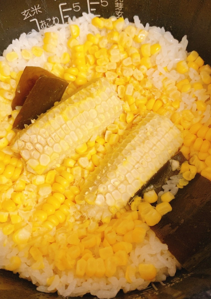 炊飯器で時短！芯使って☆とうもろこしご飯-レシピのメイン写真