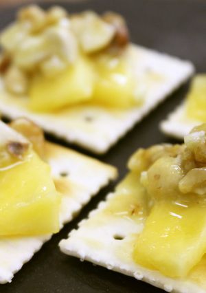 美味しい！ハニーナッツとチーズのカナッペ-レシピのメイン写真