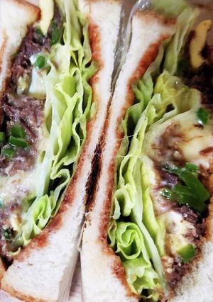 簡単！コーンビーフとチーズ＆卵のサンド♪-レシピのメイン写真