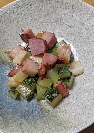 ズッキーニとベーコンの炒めもの-レシピのメイン写真