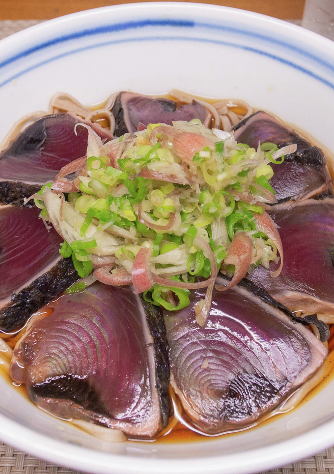 かつおたたきと薬味の冷たい蕎麦-レシピのメイン写真