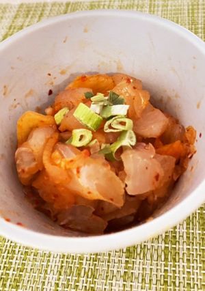 チャンジャ風✨キムチとヒラメの刺身和え-レシピのメイン写真