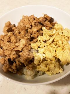みんな大好き#とりそぼろ丼(2色そぼろ)-レシピのメイン写真
