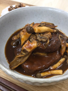 きのこたっぷり煮込みハンバーグ-レシピのメイン写真