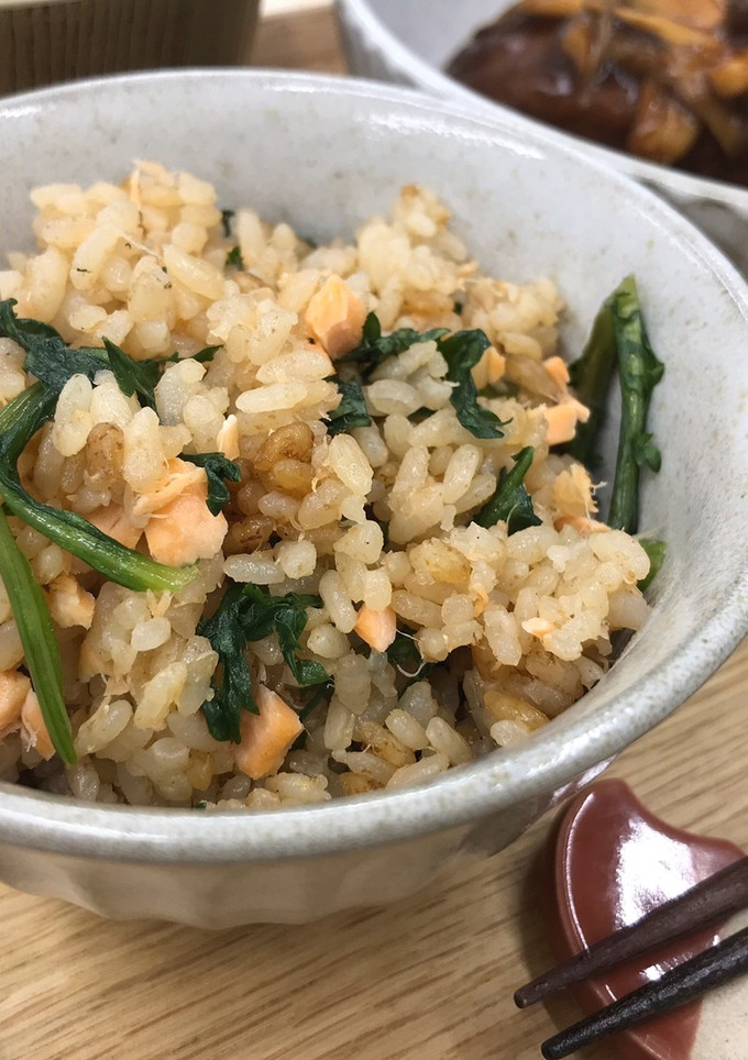 鮭と春菊のうまソース炊き込みご飯-レシピのメイン写真